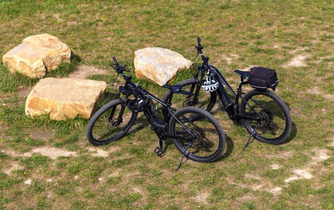 Bien choisir un VTT électrique pour de longues de randonnées